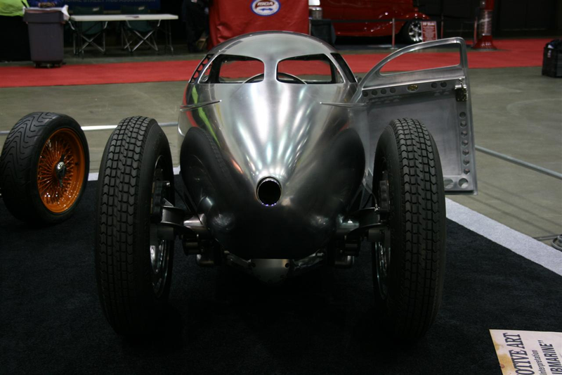 Illustration for article titled 2009 Detroit Autorama: Dan Webb's Golden Submarine Debuts!